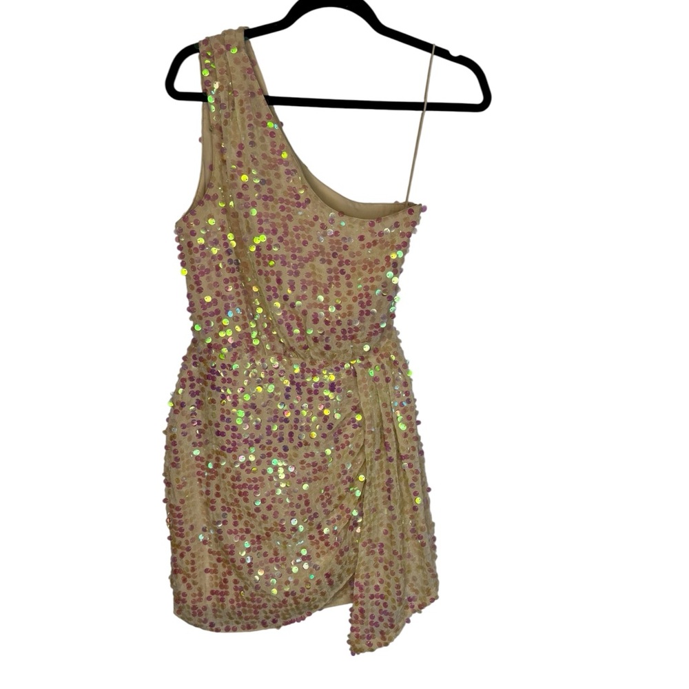✨‎ SAYLOR Kyrie One-Shoulder Sequin Mini Dress Pink Champagne Small 🍾 - Picture 2 of 6
